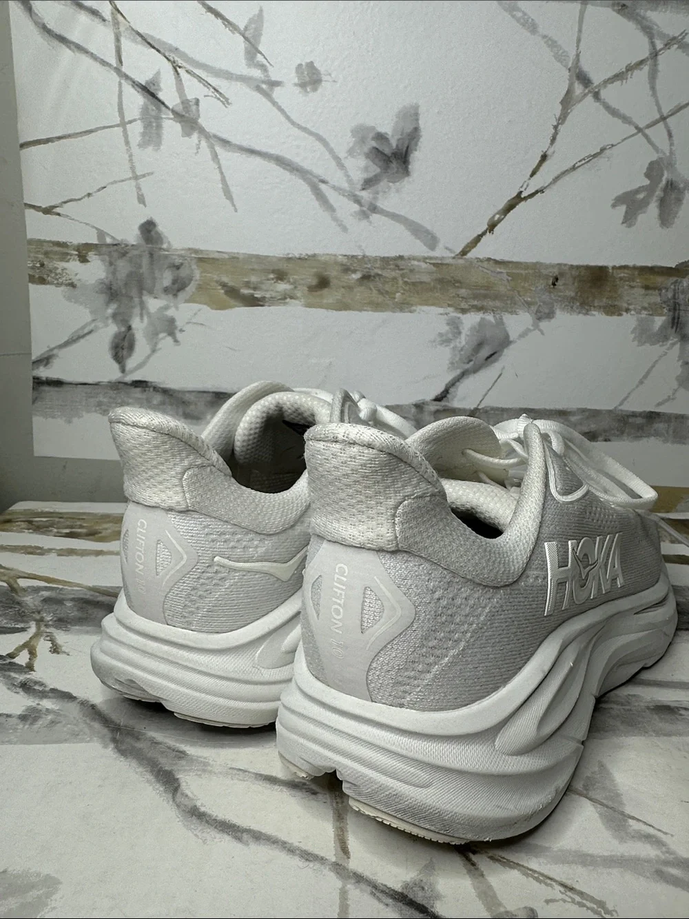 Hoka One One Clifton 10 youth
